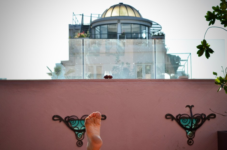  Saimme hotels.comilta yhden palkintoyön, jonka käytimme Luciano K -hotelliin. Kattouima-altaallinen neljän tähden hotelli olisi maksanut noin 130€